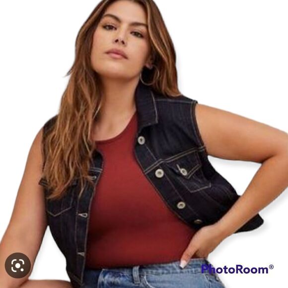 5X 28W Torrid Denim Dark Wash Cropped Vest Cotton Collar Button Front Sleeveless - Picture 1 of 9